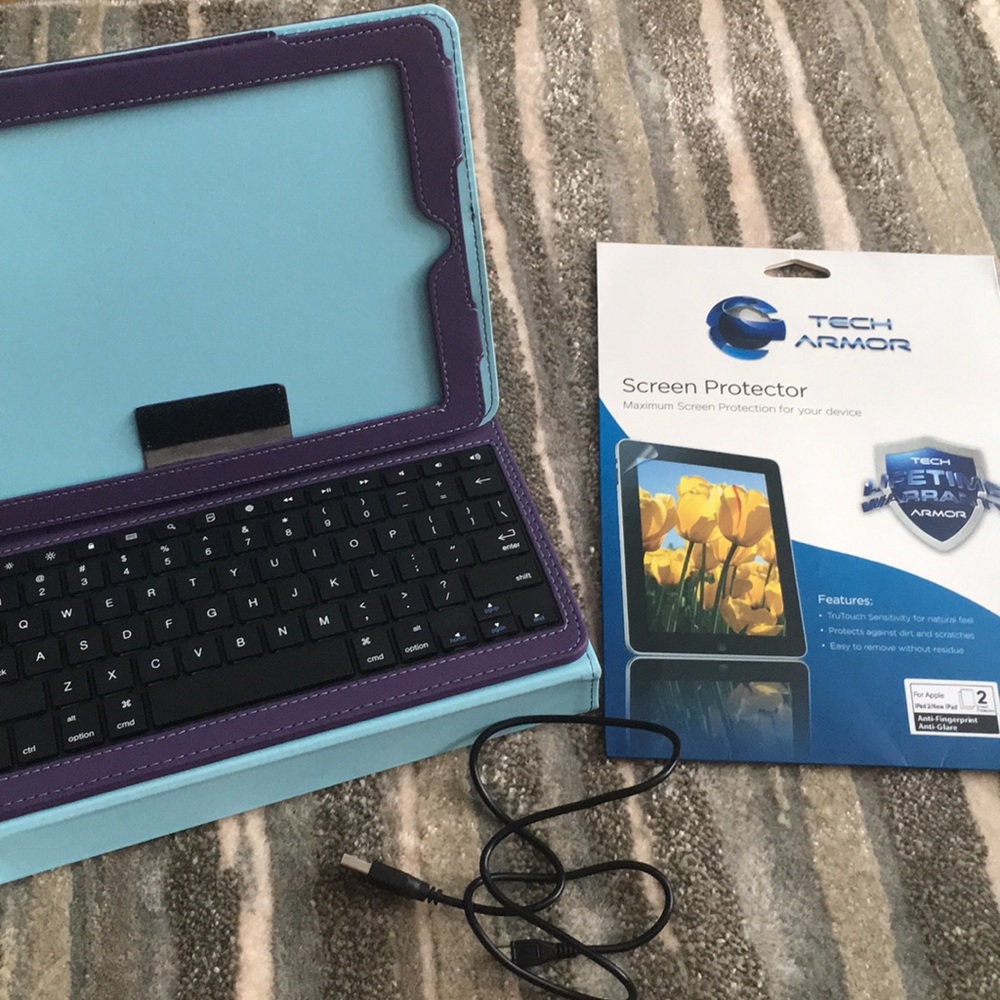 Bluetooth iPad keyboard case and screen protector